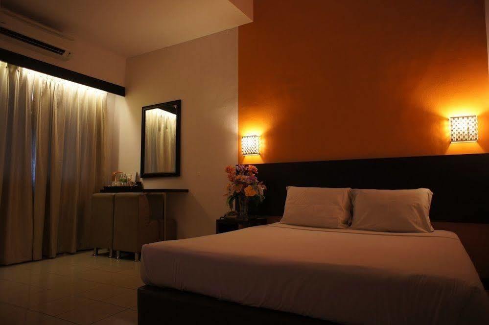 Meldrum Hotel Johor Bahru Eksteriør billede